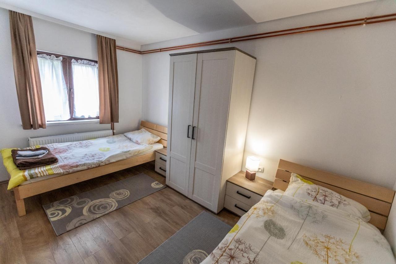 Apartmani Lara Modrus-Kuca Za Odmor Luaran gambar